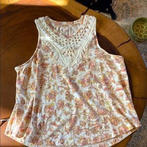 Maurice’s Floral Sleeveless Top with Lace Detail/ Size XL